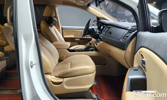 Kia Carnival 2018 2.2 автомат (гидро), миниатюра 10