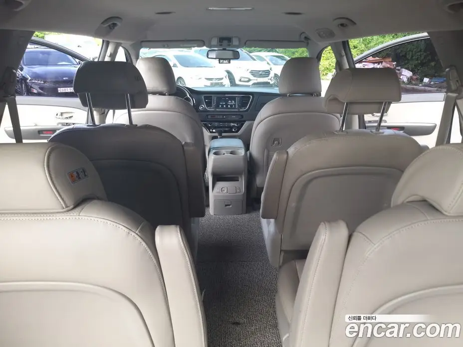 Kia Carnival 2019 2.2 автомат (гидро), фото 14 Kia Carnival 2019 2.2 автомат (гидро), фото 14