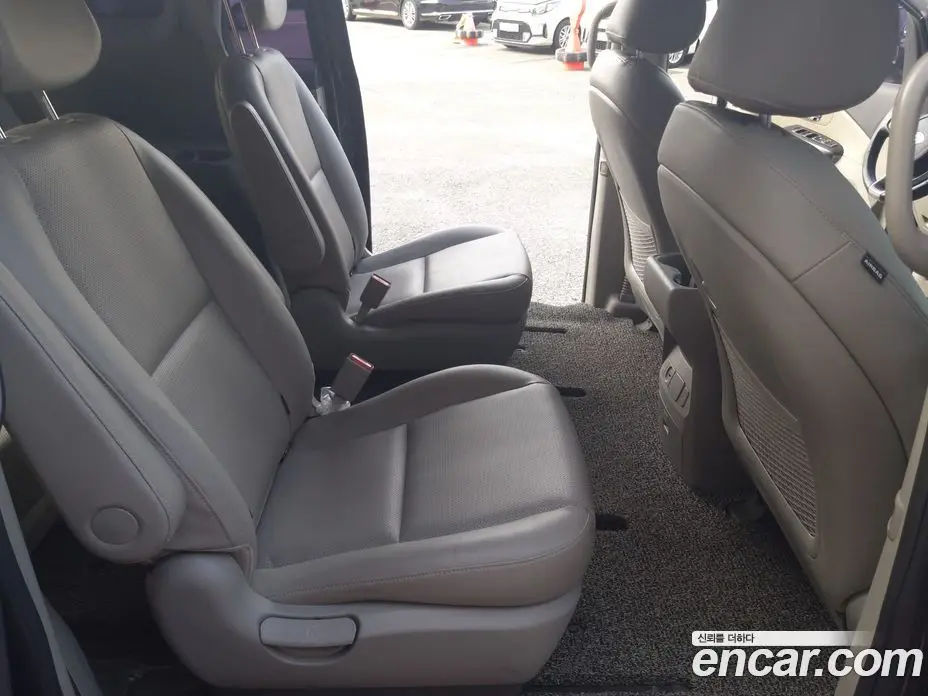 Kia Carnival 2019 2.2 автомат (гидро), фото 15 Kia Carnival 2019 2.2 автомат (гидро), фото 15