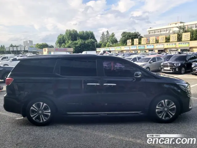 Kia Carnival 2019 2.2 автомат (гидро), миниатюра 4 Kia Carnival 2019 2.2 автомат (гидро), миниатюра 4