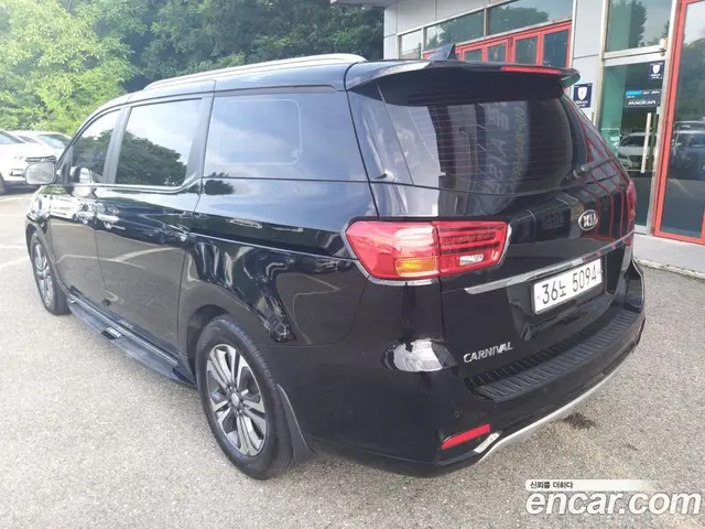 Kia Carnival 2019 2.2 автомат (гидро), миниатюра 8 Kia Carnival 2019 2.2 автомат (гидро), миниатюра 8