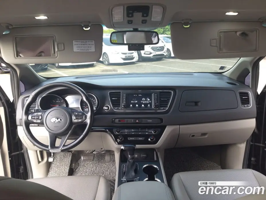 Kia Carnival 2019 2.2 автомат (гидро), фото 10 Kia Carnival 2019 2.2 автомат (гидро), фото 10