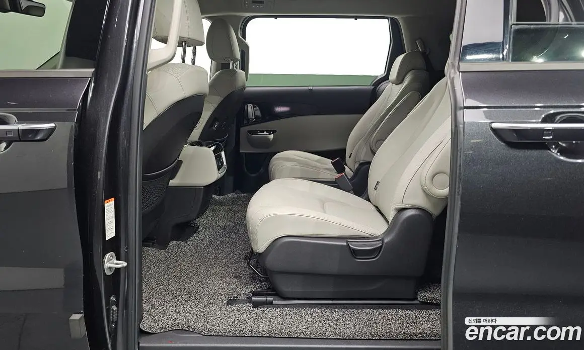 Kia Carnival 2020 2.2 автомат (гидро), фото 18