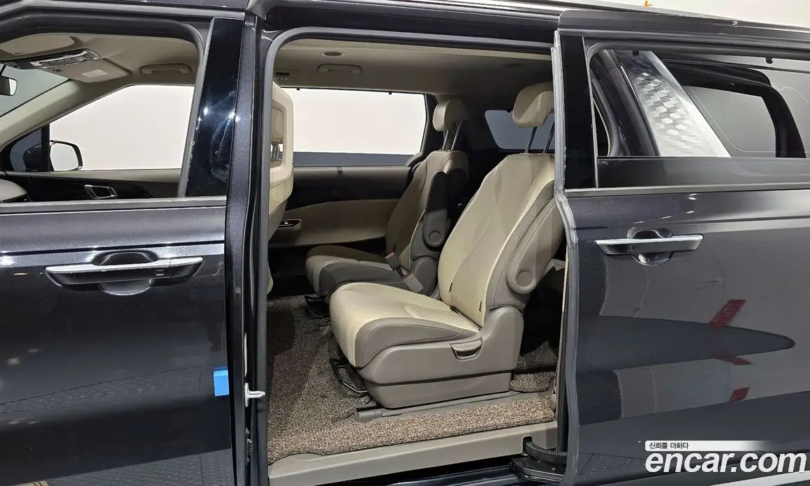 Kia Carnival 2021 2.2 автомат (гидро), фото 18