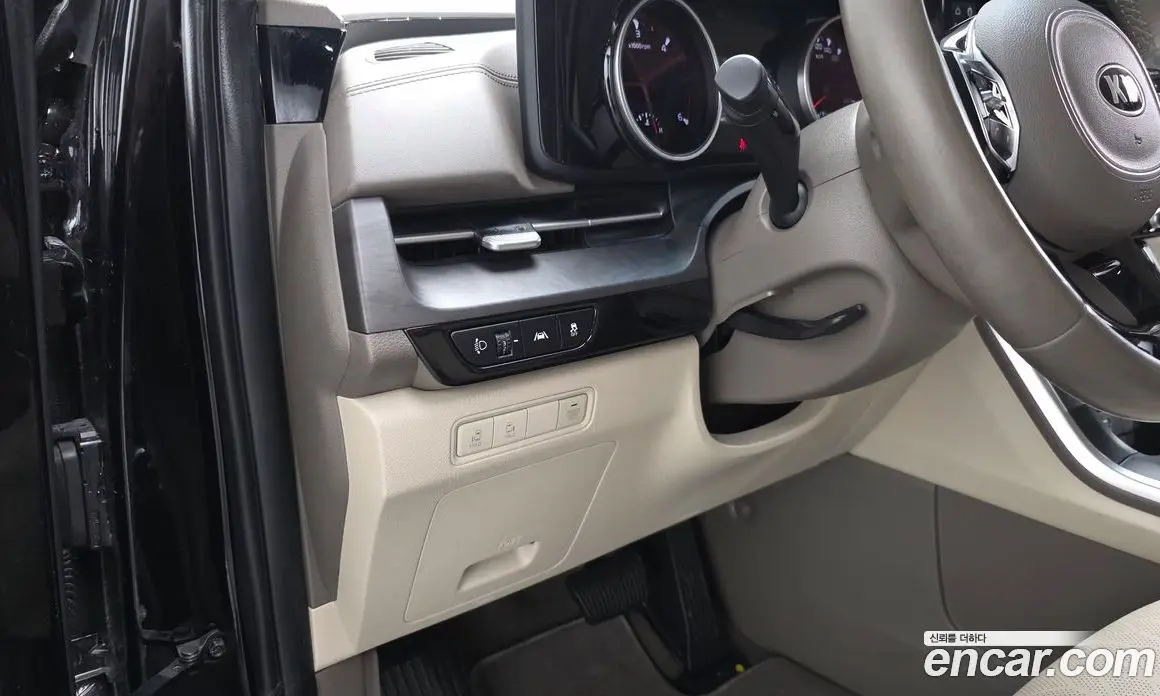 Kia Carnival 2021 2.2 автомат (гидро), фото 19