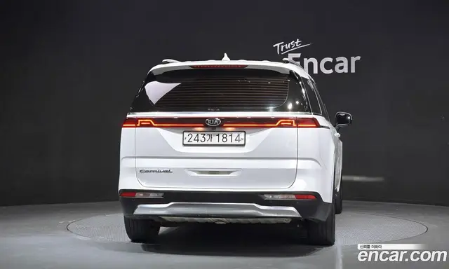 Kia Carnival 2021 2.2 автомат (гидро), миниатюра 4 Kia Carnival 2021 2.2 автомат (гидро), миниатюра 4