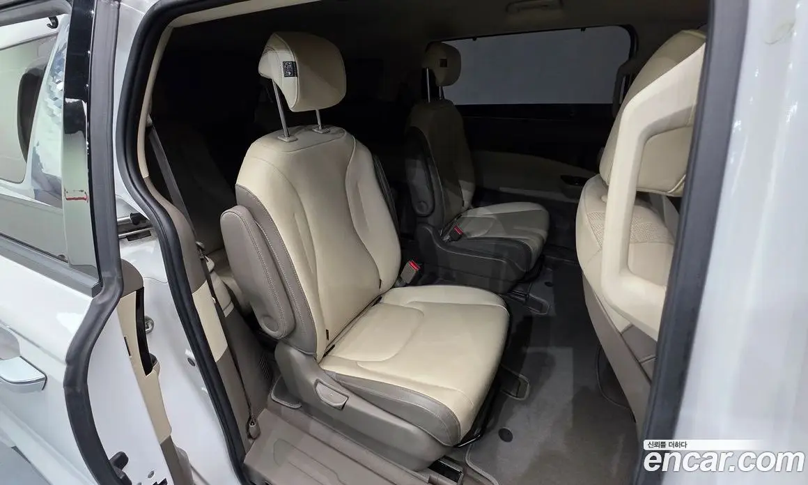 Kia Carnival 2021 2.2 автомат (гидро), фото 19