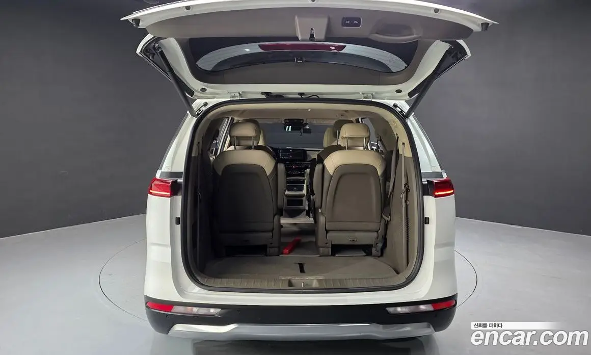 Kia Carnival 2021 2.2 автомат (гидро), фото 20
