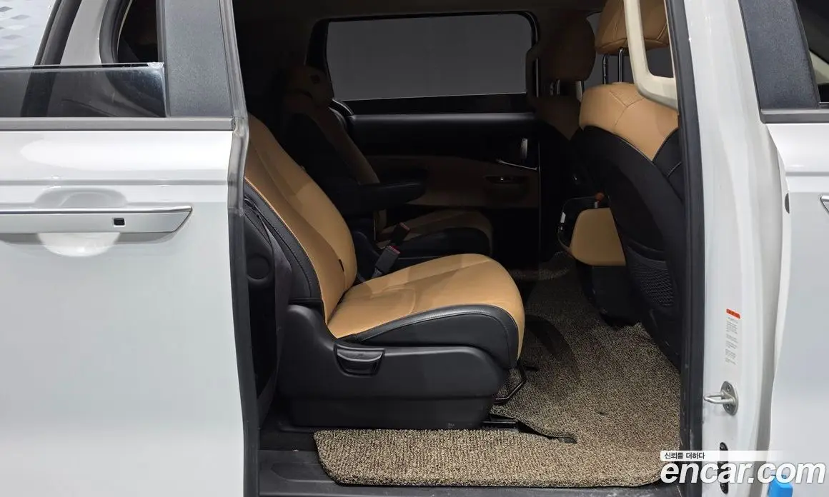 Kia Carnival 2021 2.2 автомат (гидро), фото 12