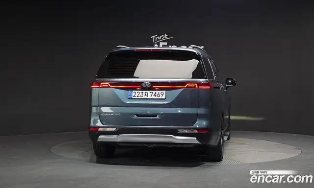 Kia Carnival 2021 2.2 автомат (гидро), миниатюра 4