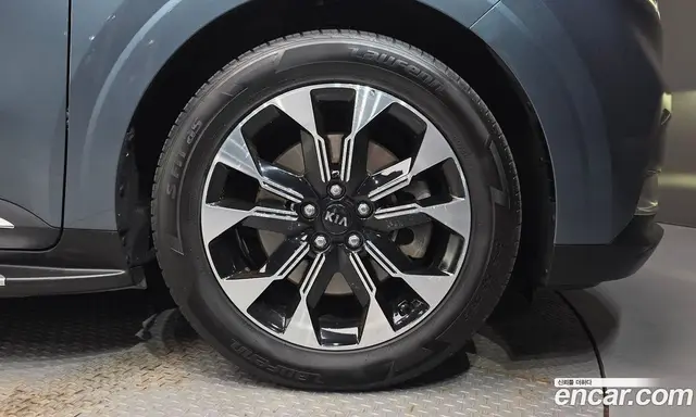 Kia Carnival 2021 2.2 автомат (гидро), миниатюра 5