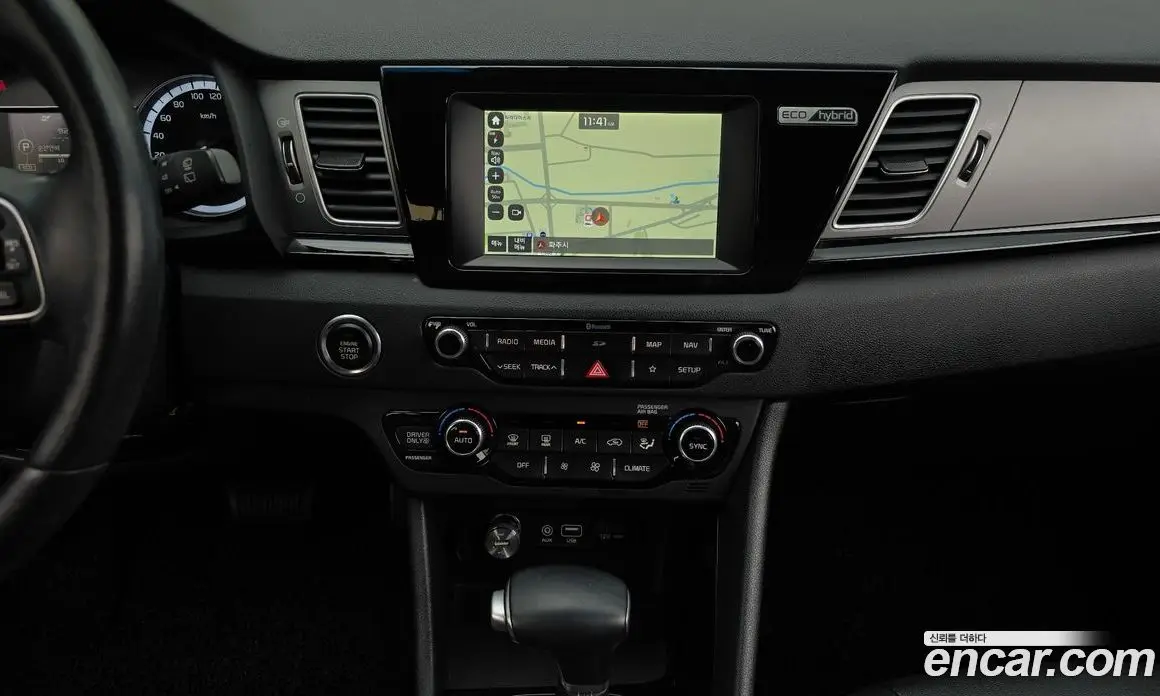 Kia Niro 2017 1.6 автомат (гидро), фото 14 Kia Niro 2017 1.6 автомат (гидро), фото 14