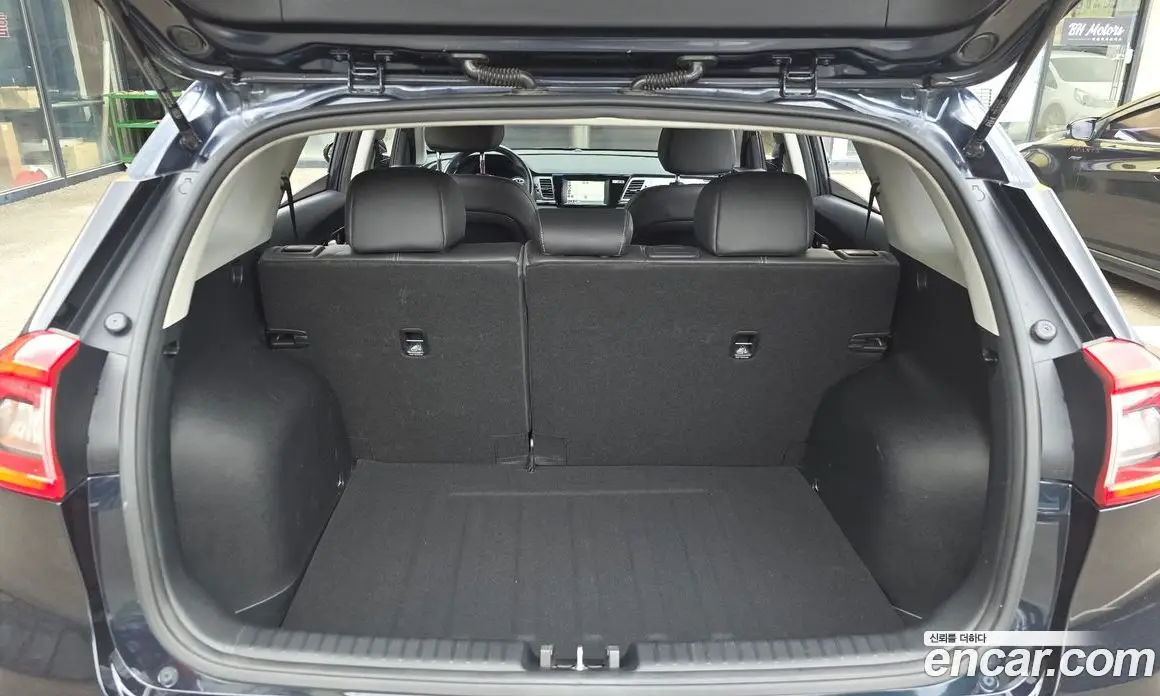 Kia Niro 2017 1.6 автомат (гидро), фото 20 Kia Niro 2017 1.6 автомат (гидро), фото 20