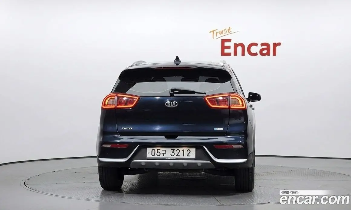 Kia Niro 2017 1.6 автомат (гидро), фото 4 Kia Niro 2017 1.6 автомат (гидро), фото 4