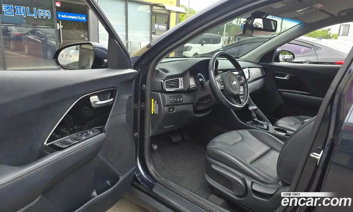 Kia Niro 2017 1.6 автомат (гидро), фото 10 Kia Niro 2017 1.6 автомат (гидро), фото 10