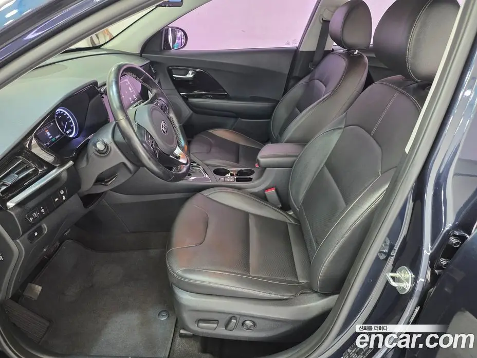 Kia Niro 2019 1.6 автомат (гидро), фото 19