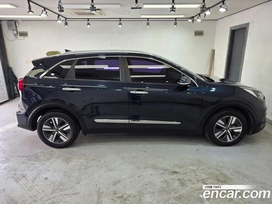 Kia Niro 2019 1.6 автомат (гидро), фото 4