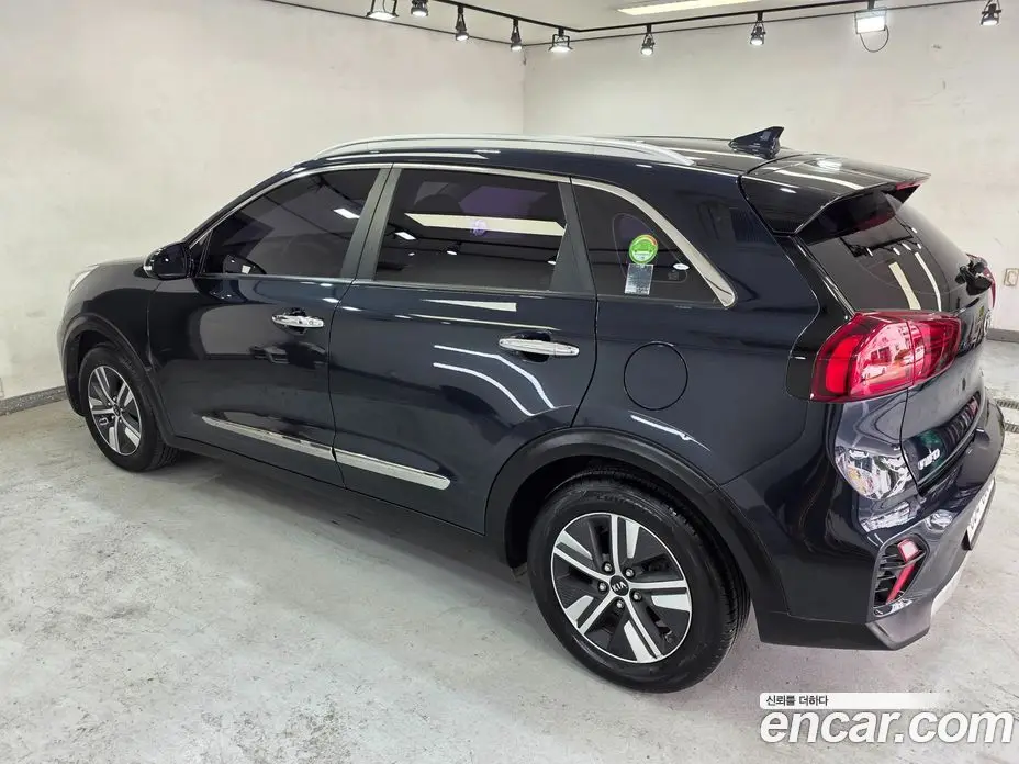 Kia Niro 2019 1.6 автомат (гидро), фото 7
