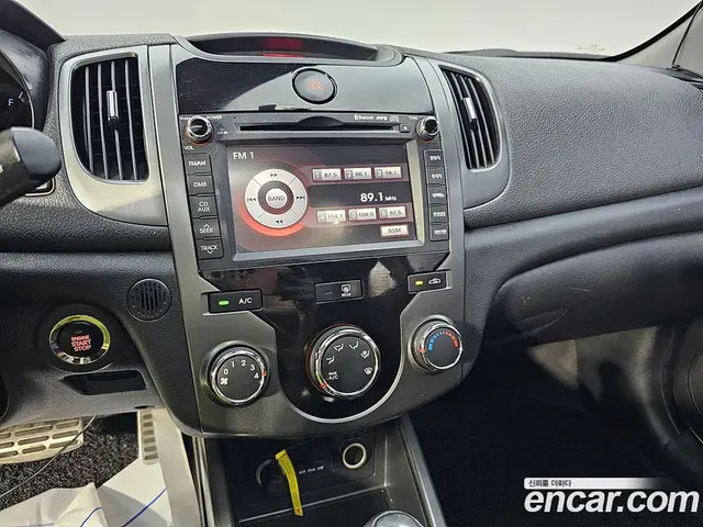 Kia Porte 2010 1.6 автомат (гидро), миниатюра 11