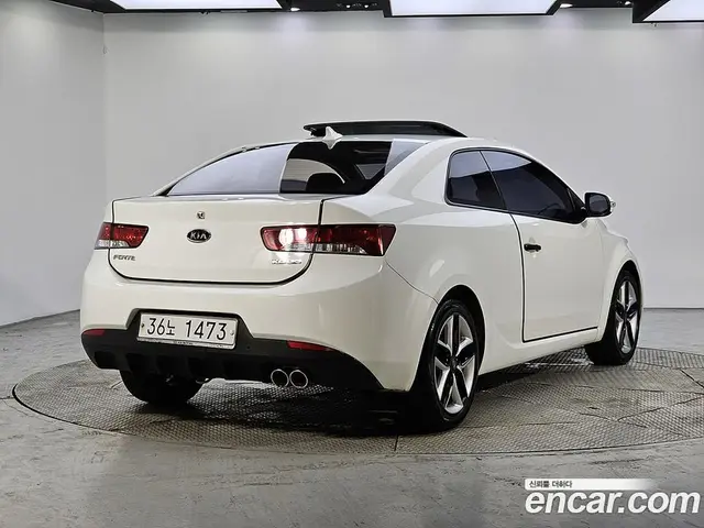 Kia Porte 2010 1.6 автомат (гидро), миниатюра 4