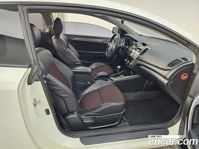 Kia Porte 2010 1.6 автомат (гидро), миниатюра 5