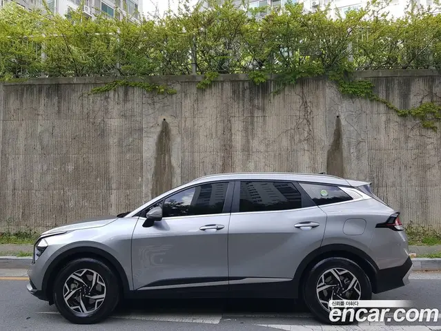 Kia Sportage 2022 2.0 автомат (гидро), миниатюра 3