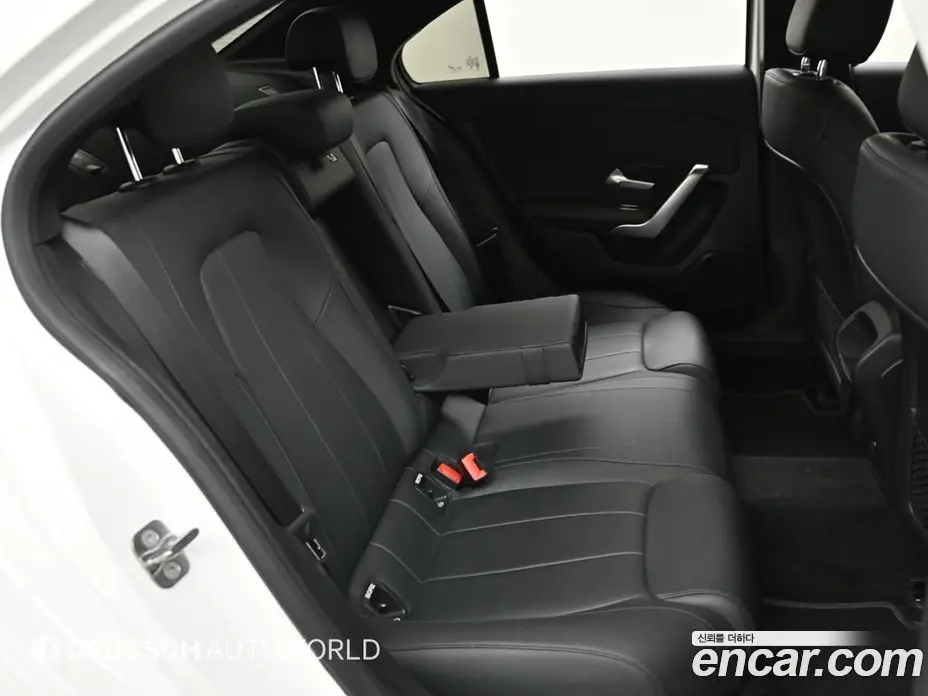 Mercedes-Benz A-Class 2024 2.0 автомат (гидро), фото 12