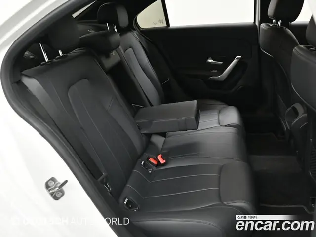 Mercedes-Benz A-Class 2024 2.0 автомат (гидро), миниатюра 12