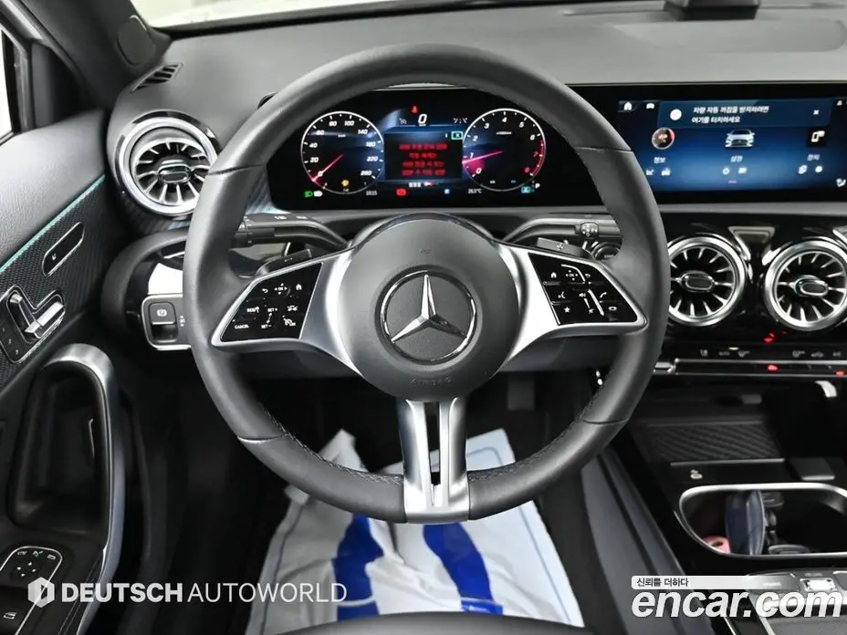 Mercedes-Benz A-Class 2024 2.0 автомат (гидро), фото 13