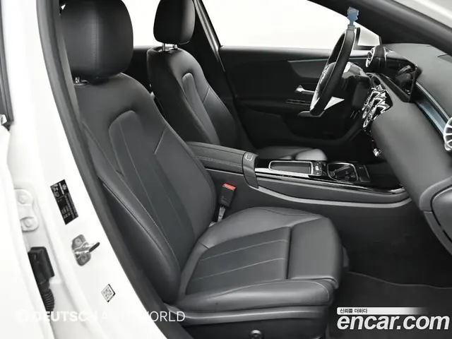 Mercedes-Benz A-Class 2024 2.0 автомат (гидро), миниатюра 10