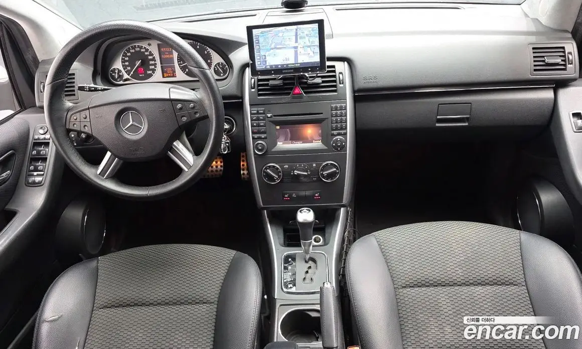 Mercedes-Benz B-Class 2010 2.0 автомат (гидро), фото 7 Mercedes-Benz B-Class 2010 2.0 автомат (гидро), фото 7
