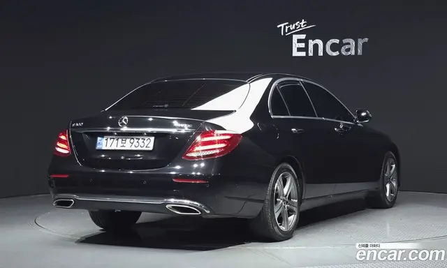 Mercedes-Benz E-Class 2018 2.0 автомат (гидро), миниатюра 2