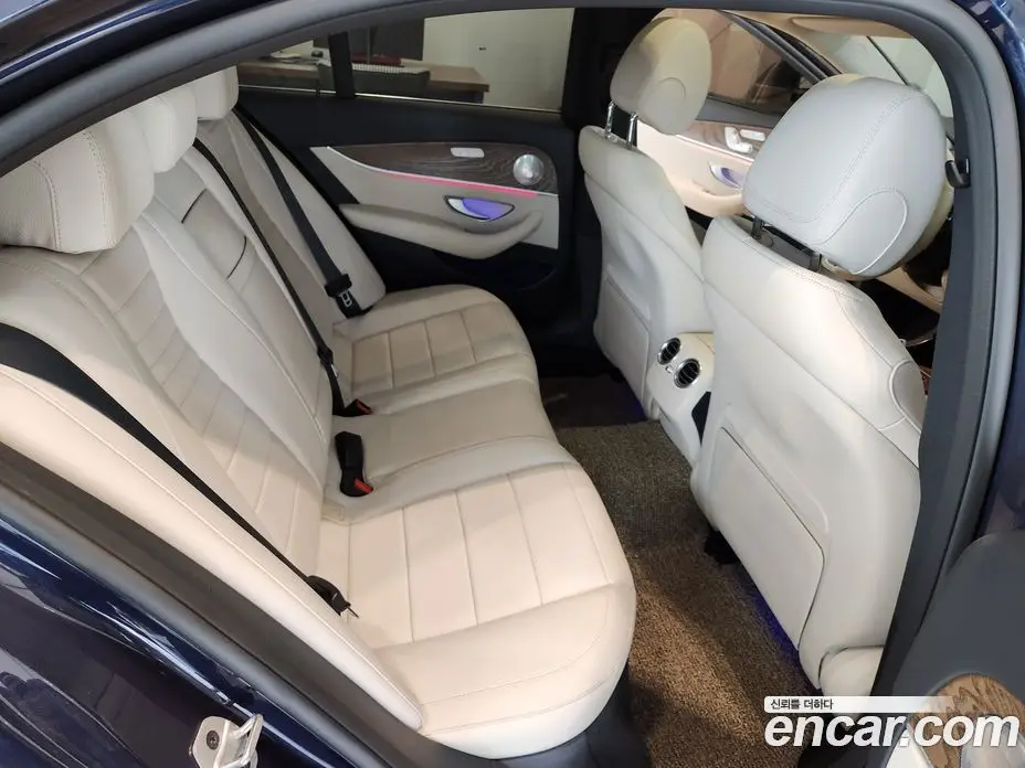 Mercedes-Benz E-Class 2021 2.0 автомат (гидро), фото 12