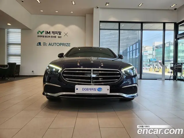 Mercedes-Benz E-Class 2021 2.0 автомат (гидро), миниатюра 3