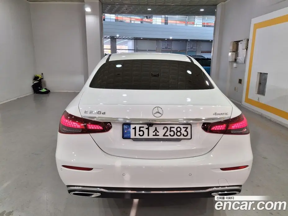 Mercedes-Benz E-Class 2023 1.9 автомат (гидро), фото 5