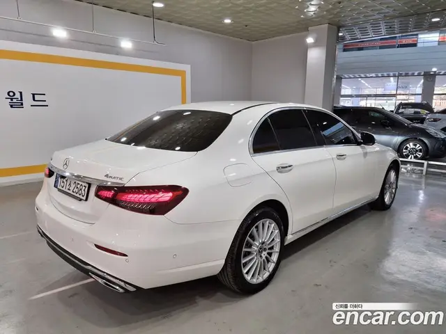Mercedes-Benz E-Class 2023 1.9 автомат (гидро), миниатюра 6