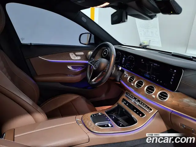Mercedes-Benz E-Class 2023 1.9 автомат (гидро), миниатюра 8