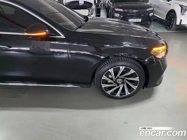 Mercedes-Benz E-Class 2024 2.0 автомат (гидро), миниатюра 4