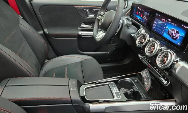 Mercedes-Benz GLB-Class 2025 2.0 автомат (гидро), миниатюра 9