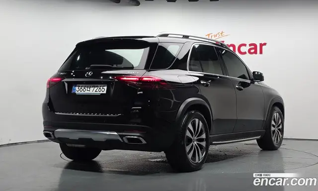 Mercedes-Benz GLE-Class 2024 2.0 автомат (гидро), миниатюра 2