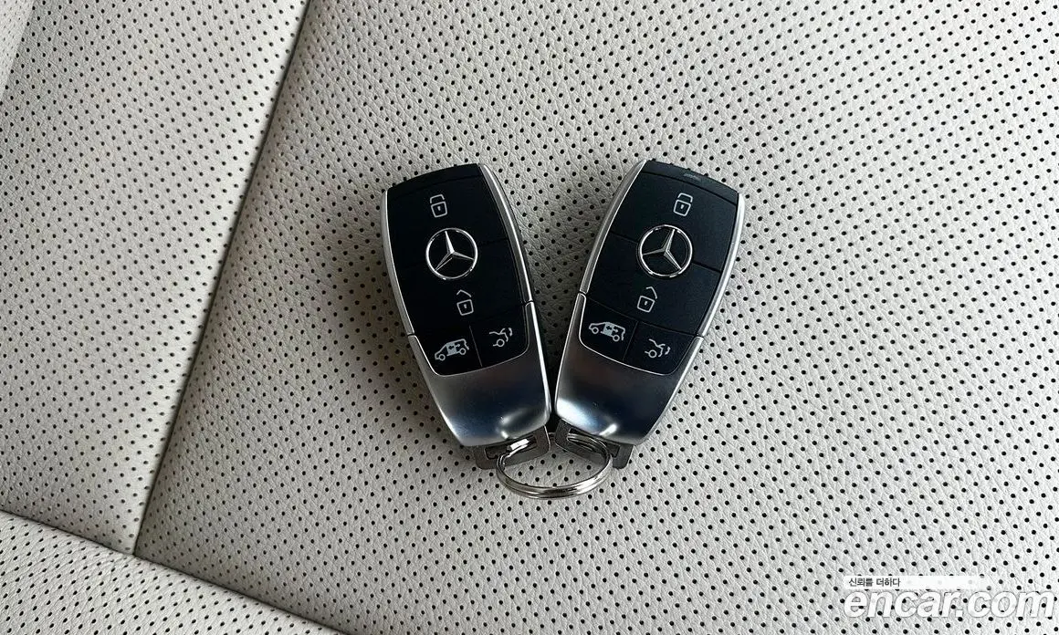 Mercedes-Benz V-Class 2025 2.0 автомат (гидро), фото 20 Mercedes-Benz V-Class 2025 2.0 автомат (гидро), фото 20