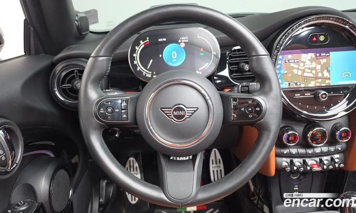 Mini Cooper Convertible 2021 2.0 автомат (гидро), фото 18 Mini Cooper Convertible 2021 2.0 автомат (гидро), фото 18