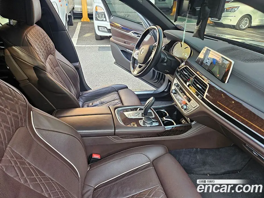 BMW 7 серия 2016 3.0 автомат (гидро), фото 15 BMW 7 серия 2016 3.0 автомат (гидро), фото 15