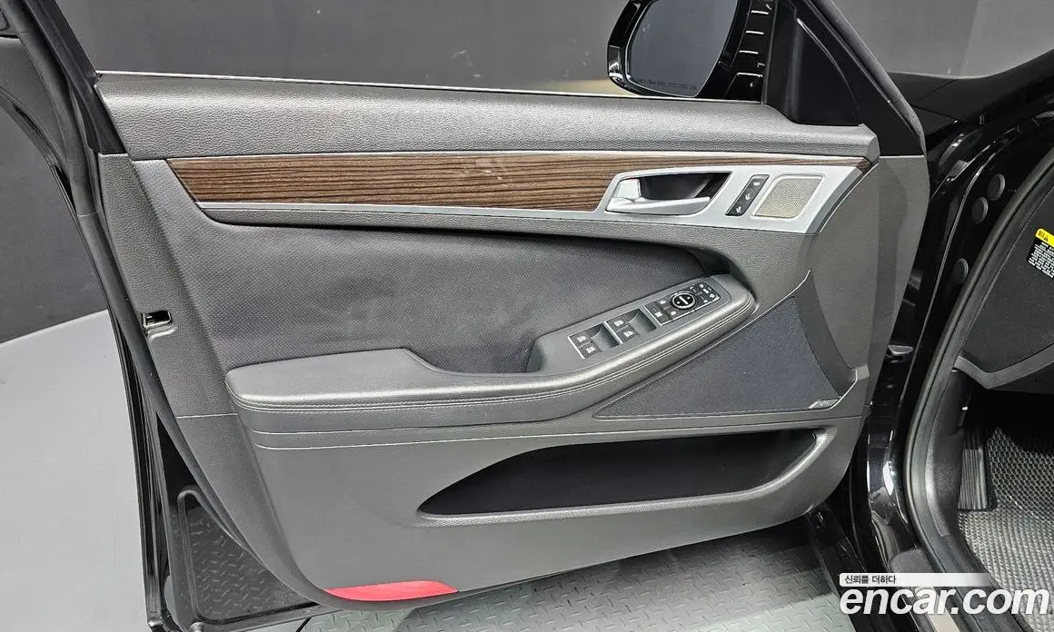 Genesis G80 2017 3.3 автомат (гидро), фото 14 Genesis G80 2017 3.3 автомат (гидро), фото 14