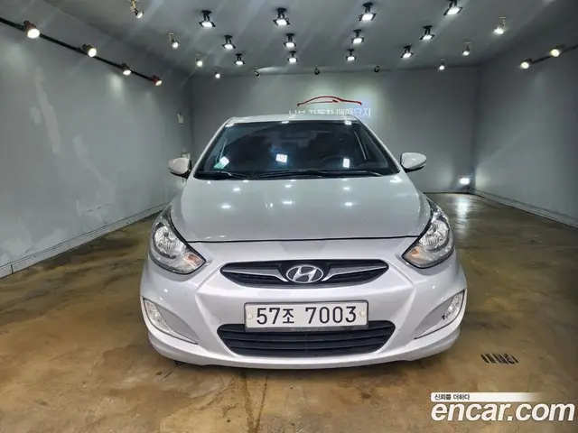 Hyundai Accent, 2012, 300 900 км