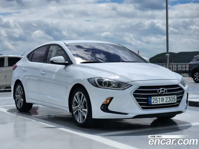 Hyundai Avante 2018 1.6 автомат (гидро), миниатюра 2