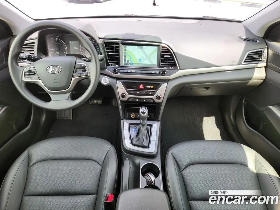 Hyundai Avante 2018 1.6 автомат (гидро), фото 11