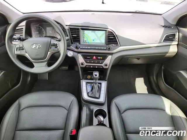 Hyundai Avante 2018 1.6 автомат (гидро), миниатюра 11