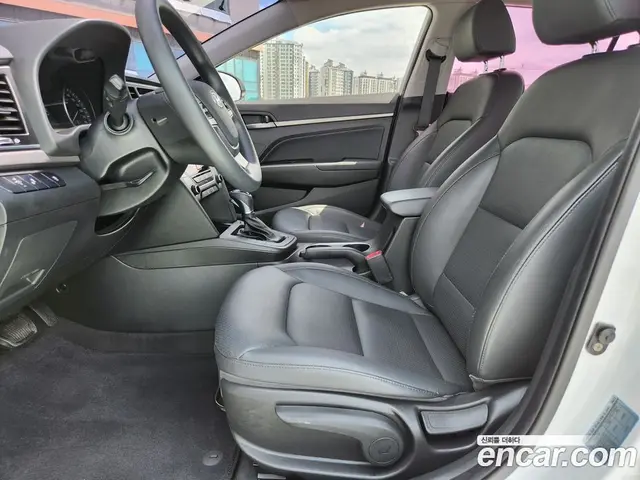 Hyundai Avante 2018 1.6 автомат (гидро), миниатюра 12
