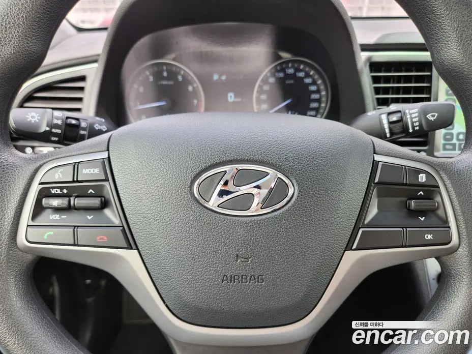 Hyundai Avante 2018 1.6 автомат (гидро), фото 17